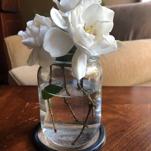 Meet your Posher, Monica